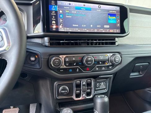 Used 2025 Jeep Wrangler Unlimited Sahara w/ Safety Group image 17