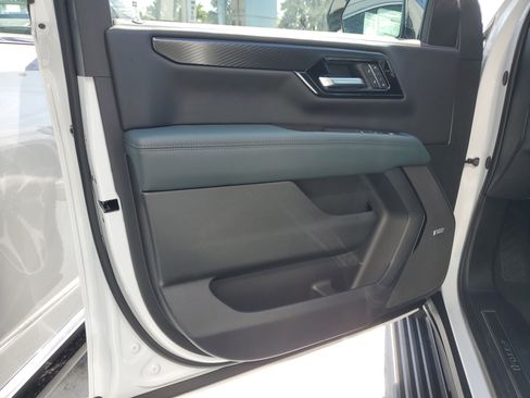 New 2026 GMC Yukon XL AT4 w/ AT4 Premium Plus Package image 11