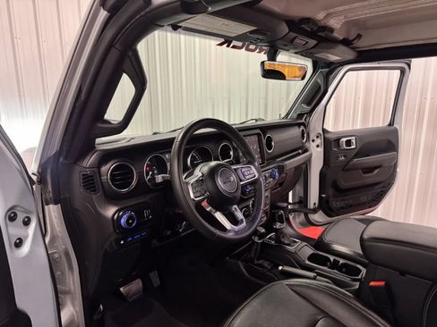 Used 2023 Jeep Wrangler Unlimited Sahara AWD/4WD image 34