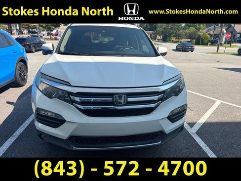 Used 2017 Honda Pilot Touring image 2