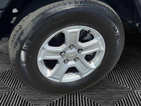 Used 2023 Jeep Wrangler Unlimited Sport AWD/4WD image 10