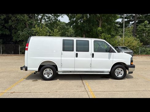 Used 2025 GMC Savana 2500 w/ Driver Convenience Package RWD image 6