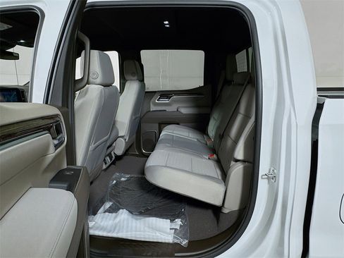 New 2026 GMC Sierra 1500 SLE w/ Preferred Package image 13