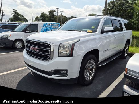 Used 2018 GMC Yukon XL SLT w/ Open Road Package AWD/4WD image 1