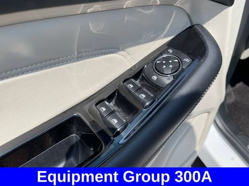 Used 2020 Ford Edge Titanium AWD/4WD image 11