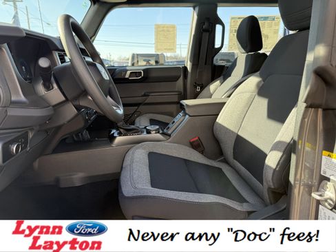 New 2025 Ford Bronco 4-Door image 34