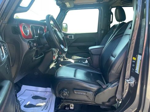 Used 2021 Jeep Wrangler Unlimited Rubicon w/ Cold Weather Group AWD/4WD image 18