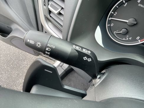 Used 2024 Nissan Rogue SV AWD/4WD image 16