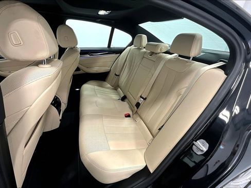 Used 2023 BMW 530i w/ Premium Package image 35