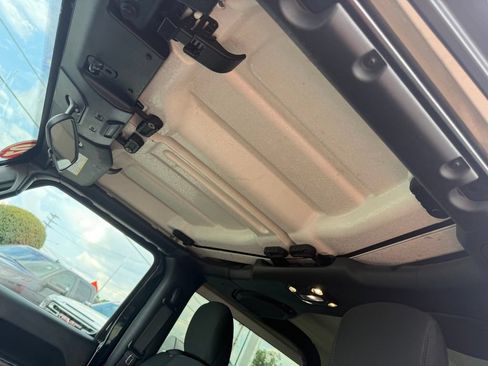 Used 2020 Jeep Wrangler Sport AWD/4WD image 28