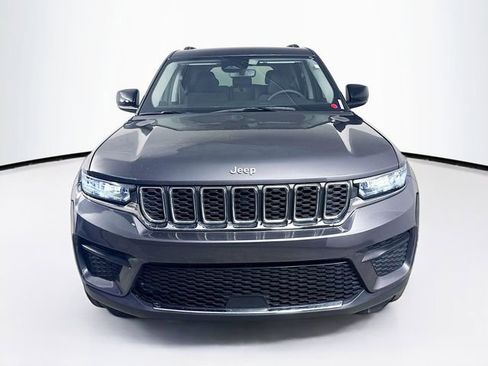 Used 2023 Jeep Grand Cherokee Laredo image 5