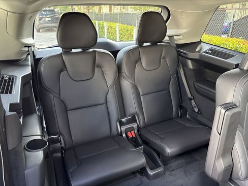 New 2026 Volvo XC90 B5 Ultra image 17