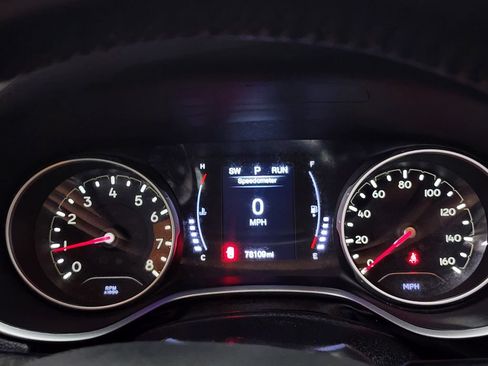 Used 2018 Jeep Compass Latitude FWD image 15