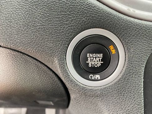 Used 2023 Dodge Charger SXT RWD image 17
