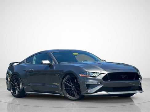 Used 2019 Ford Mustang GT RWD image 2