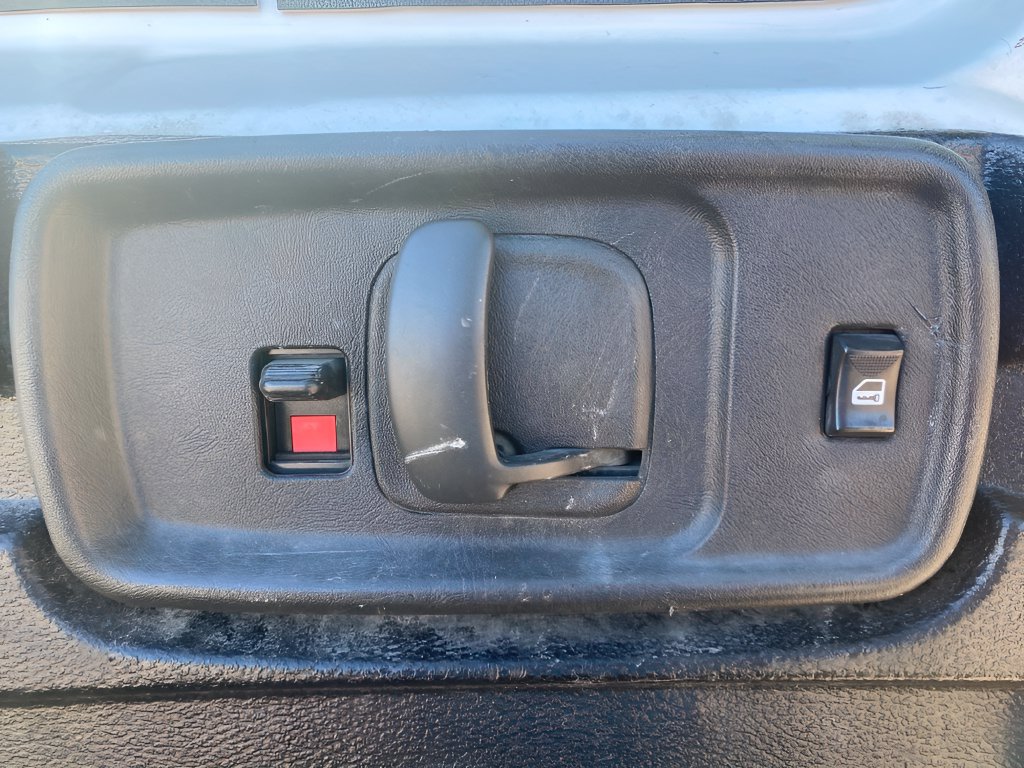 Used 2014 Chevrolet Express 3500 RWD image 25