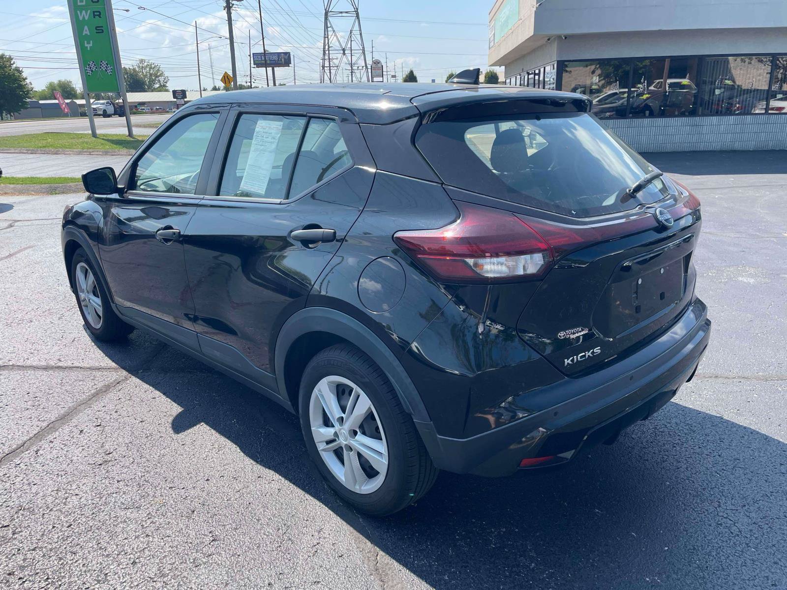 Used 2024 Nissan Kicks S FWD image 5