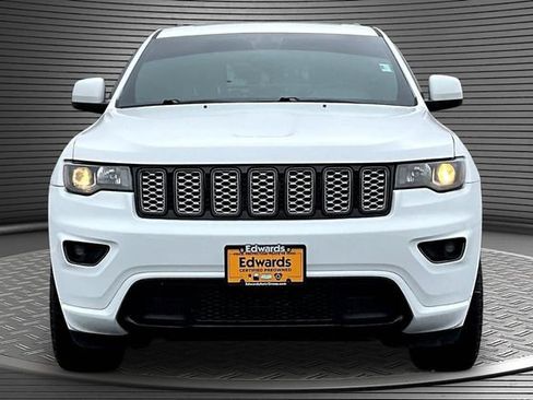 Used 2020 Jeep Grand Cherokee Altitude AWD/4WD image 2
