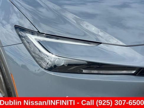 Used 2025 Toyota Prius LE FWD image 44