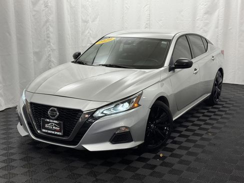 Used 2020 Nissan Altima 2.5 SR image 2