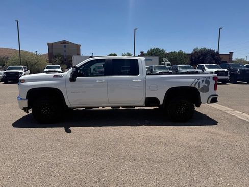 Used 2022 Chevrolet Silverado 2500 LT w/ Convenience Package AWD/4WD image 8