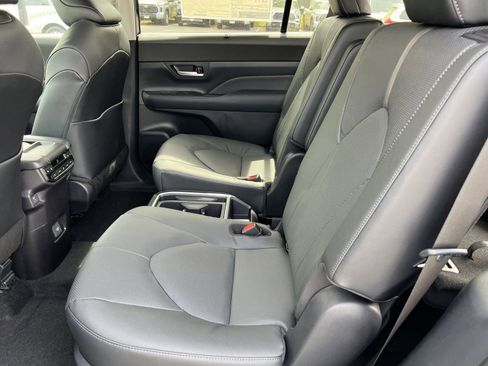 New 2026 Toyota Grand Highlander Platinum image 19