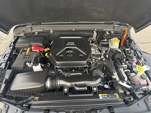 Used 2022 Jeep Wrangler Unlimited Sahara w/ Cold Weather Group image 29