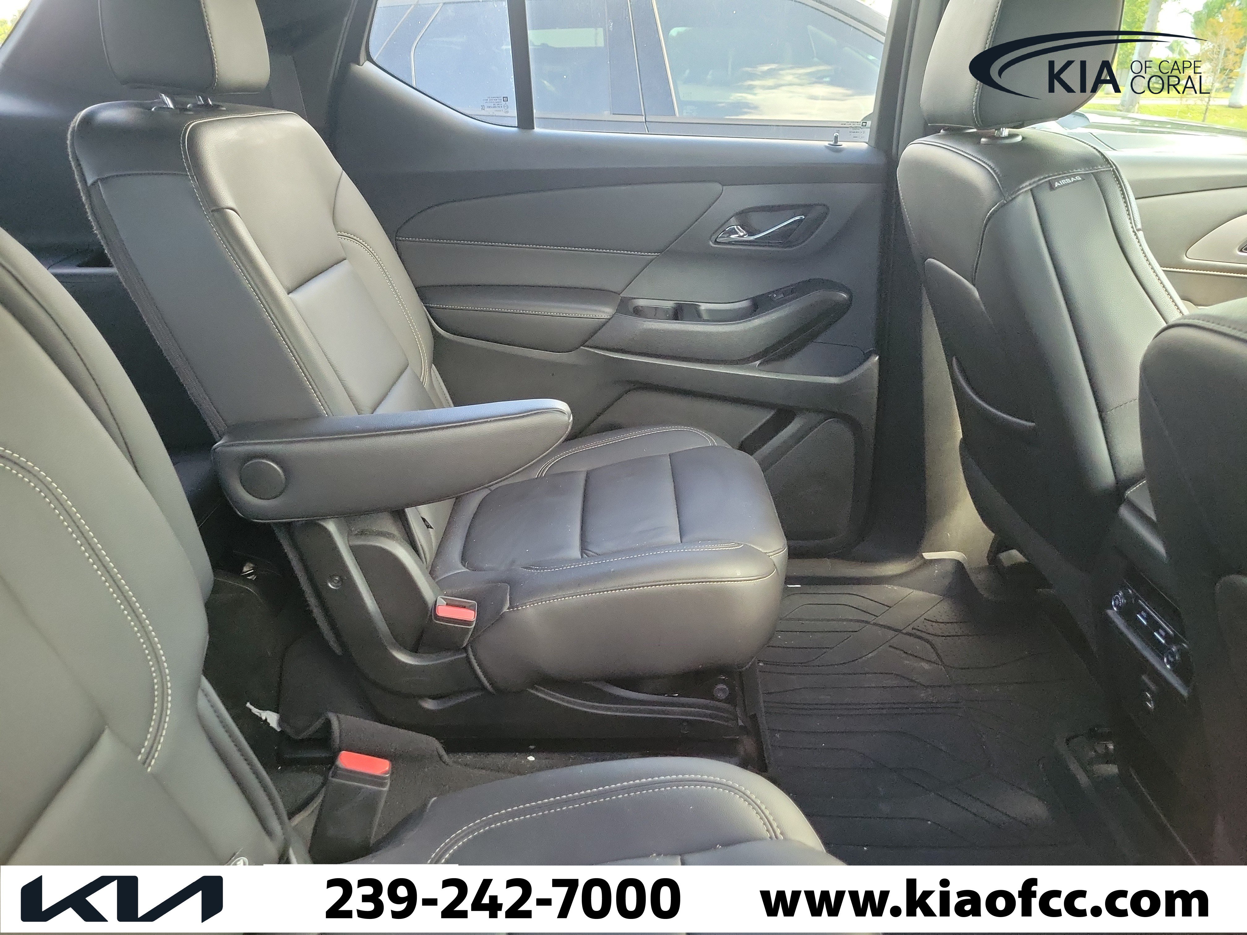 Used 2022 Chevrolet Traverse LT FWD image 8