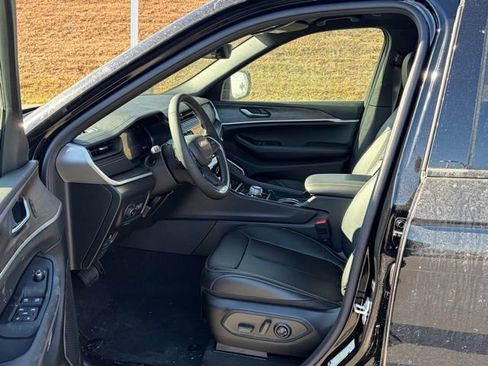 New 2026 Jeep Grand Cherokee Limited image 16