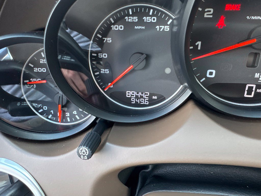 Used 2012 Porsche Cayenne AWD/4WD image 16