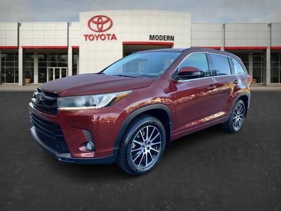 Used 2017 Toyota Highlander SE