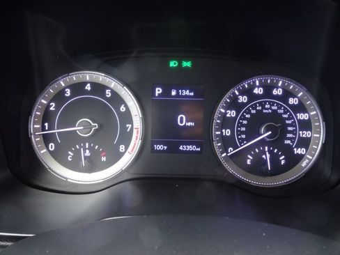 Used 2022 Hyundai Venue SE FWD image 12