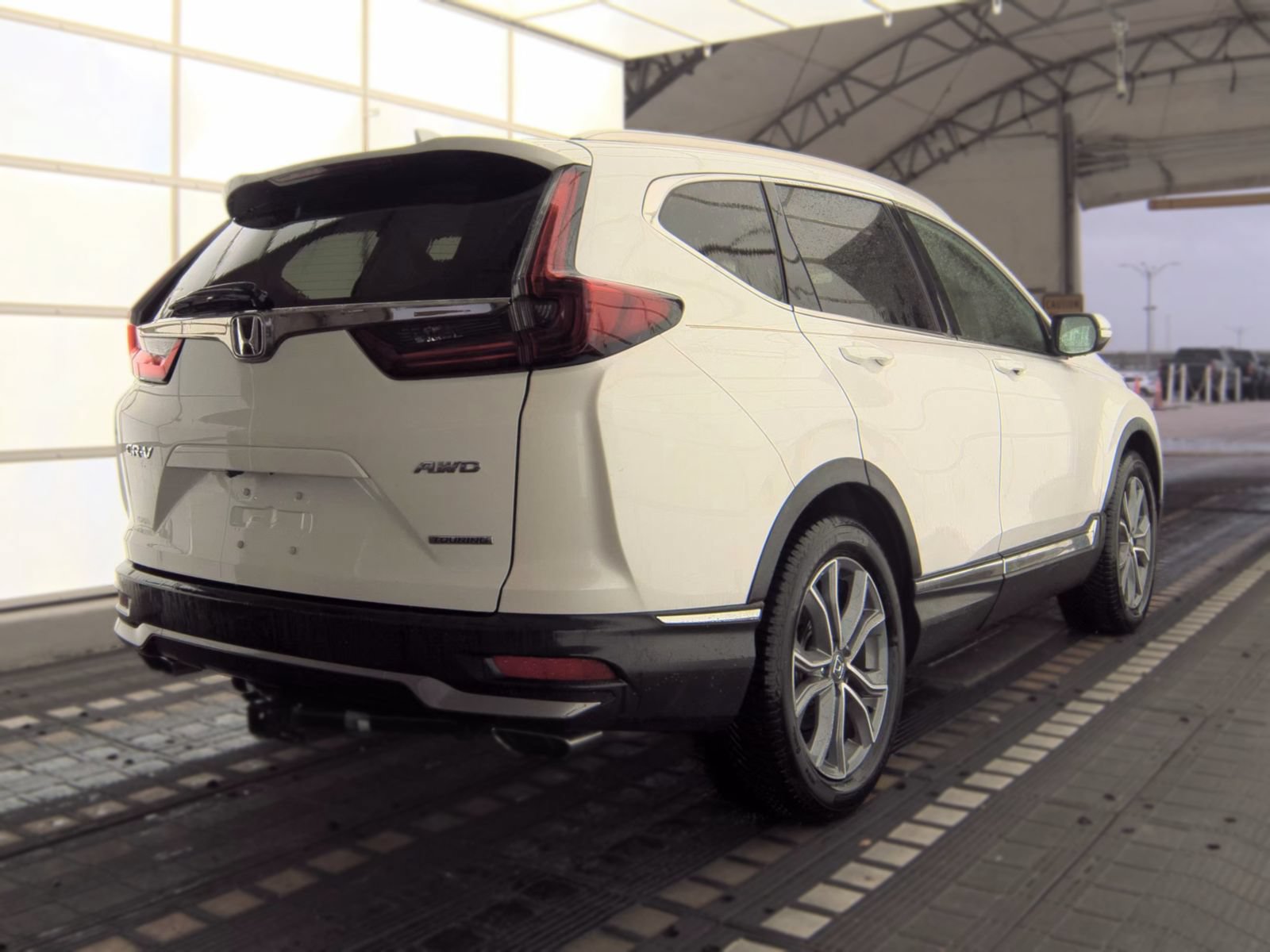 Used 2020 Honda CR-V Touring image 4