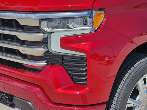 Used 2024 Chevrolet Silverado 1500 High Country w/ Technology Package AWD/4WD image 6
