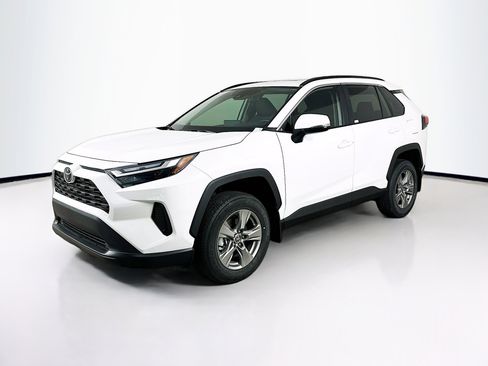 Used 2025 Toyota RAV4 XLE w/ Convenience Package image 3