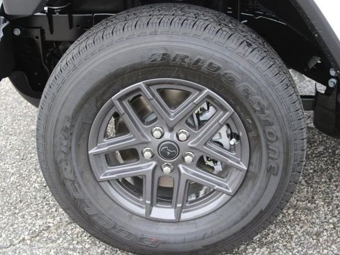 New 2026 Jeep Gladiator Sport image 8