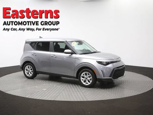 Used 2025 Kia Soul LX w/ LX Technology Package FWD image 46
