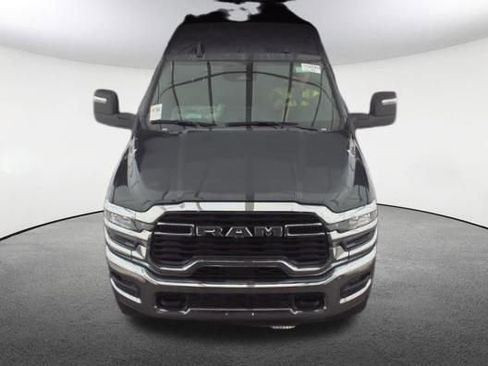 Used 2026 RAM 2500 Big Horn AWD/4WD image 2