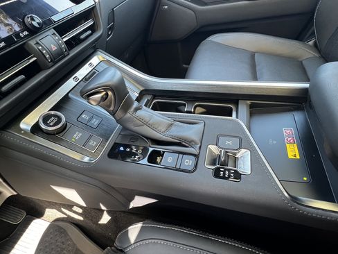 Certified 2024 Lexus GX 550 w/ Accessory Package (2T) image 28