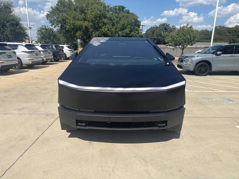 Used 2024 Tesla Cybertruck AWD Crew Cab image 2
