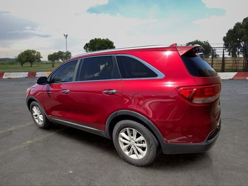 Used 2016 Kia Sorento FWD image 4