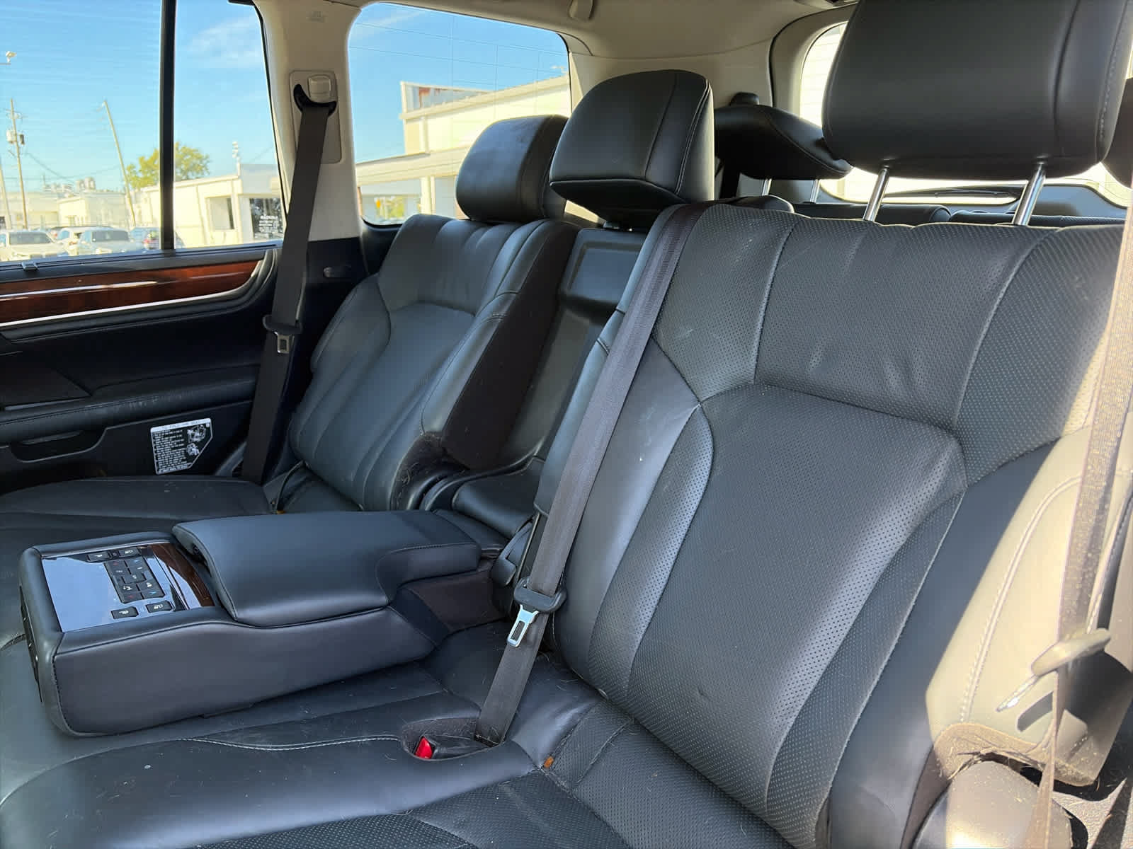 Used 2021 Lexus LX 570 4WD w/ Luxury Package image 10