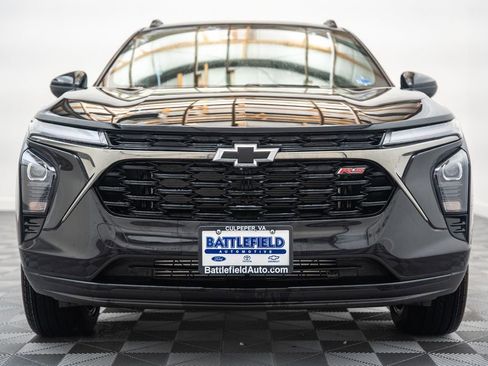 New 2026 Chevrolet Trax RS w/ Sunroof Package FWD image 2