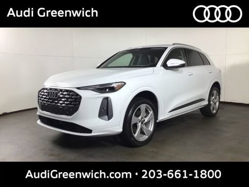 Used 2025 Audi Q5 Premium Plus w/ Premium Plus AWD/4WD image 3