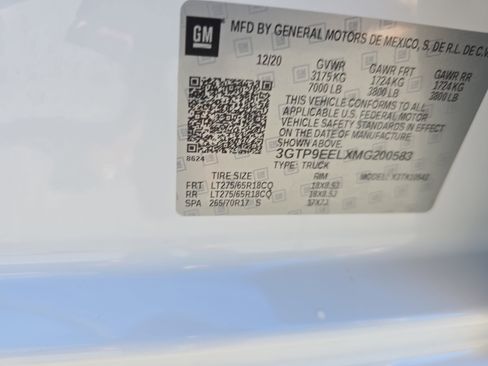 Used 2021 GMC Sierra 1500 AT4 w/ AT4 Premium Package image 32