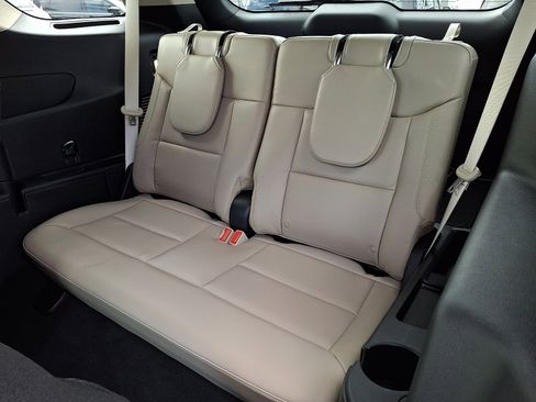 Certified 2024 Ford Explorer XLT w/ Equipment Group 202A image 14