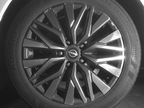 Used 2025 Nissan Altima 2.5 SV image 14