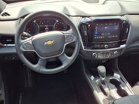 Used 2023 Chevrolet Traverse LT FWD image 14