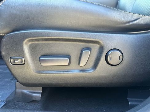 Used 2018 Toyota Highlander Limited Platinum image 25