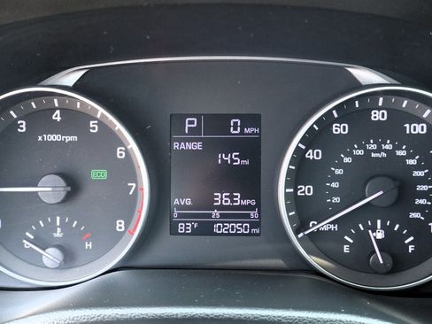 Used 2017 Hyundai Elantra SE FWD image 21